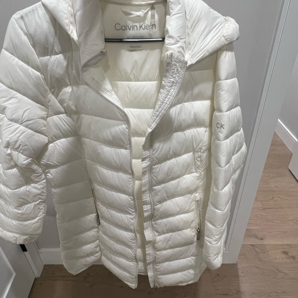 Calvin Klein Women's White Puffer Jacket